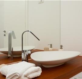 5 bedroom villa with heated infinity pool and sea views near Milna, Brac Island, sleeps 10